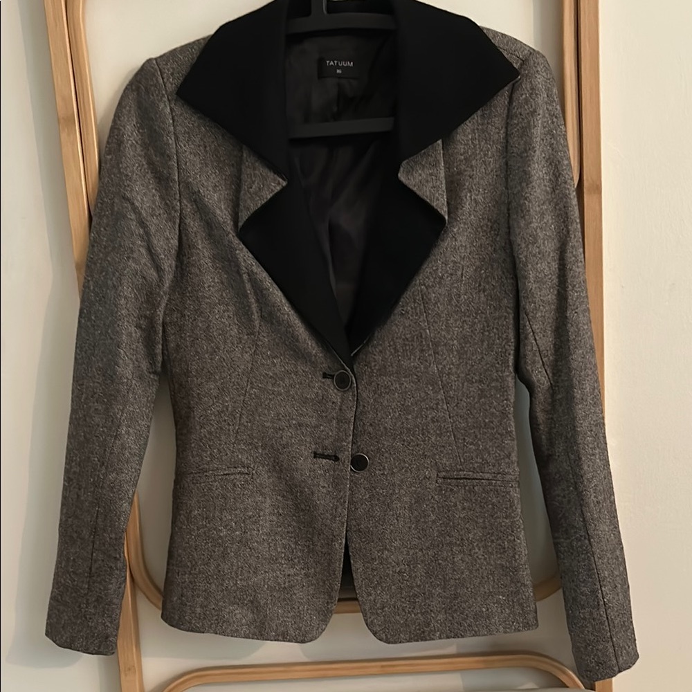 Women's Gray and Black suit (2 pieces)